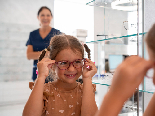 ¿Cómo se gradúa la vista a los bebés y niños muy pequeños? Imagen32674D 1