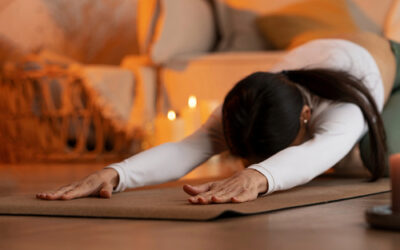Libera tensión antes de dormir: 7 estiramientos de yoga para relajarte y descansar como bebé