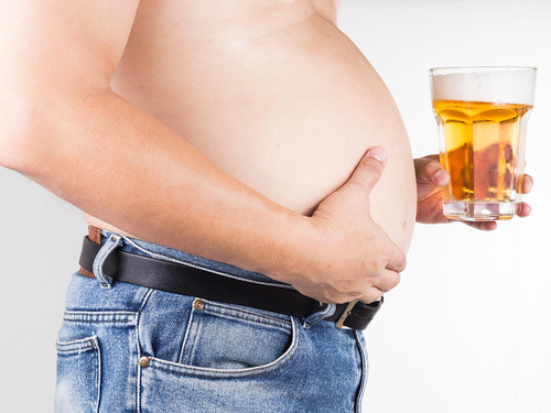 Tripa cervecera: cómo afecta a la salud cardiaca de los hombres Imagen33245D
