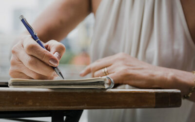 ¿Se aprende más escribiendo a mano o tecleando? La ciencia tiene la respuesta