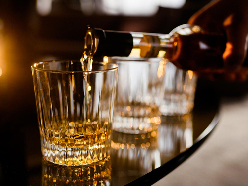 Beber alcohol de forma habitual aumenta el riesgo de daño neuronal Imagen33602D