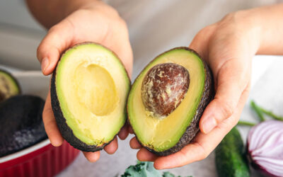 ¿Picoteos nocturnos? Por qué el aguacate es una buena opción para saciarlos