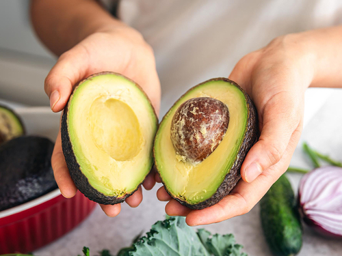 ¿Picoteos nocturnos? Por qué el aguacate es una buena opción para saciarlos Imagen33617D