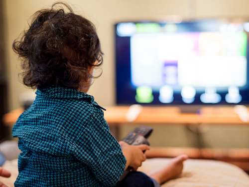 Dibujos animados que hiperestimulan: ¿cómo afectan a la atención del niño? Imagen33709D