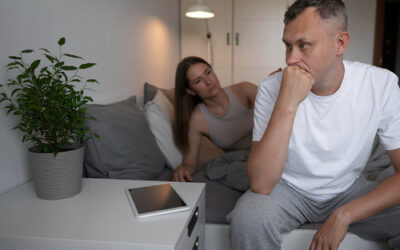 Sentirse solo en pareja, ¿por qué ocurre y cómo recuperar la conexión emocional?
