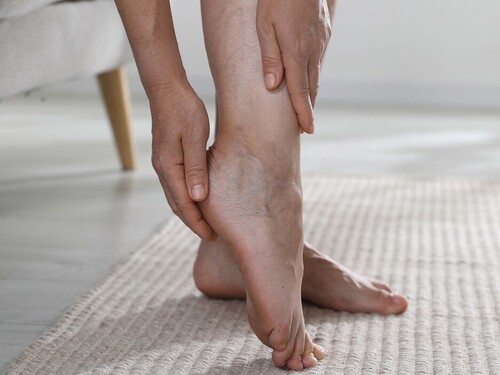Piernas cansadas, pesadez e hinchazón: ¿qué señales advierten de que tu circulación no va bien? Imagen33777D