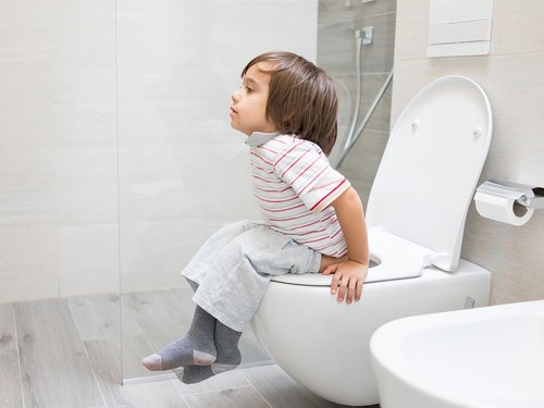 Ni más fibra ni más agua: el error común al tratar el estreñimiento infantil Imagen34058D
