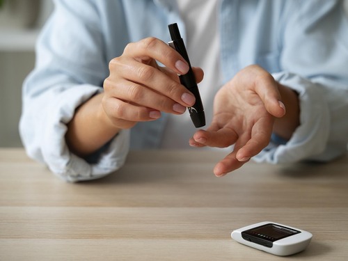 Adiós al pinchazo diario: la monitorización continua de glucosa cambia la vida de los pacientes con diabetes tipo 2 Imagen34059D