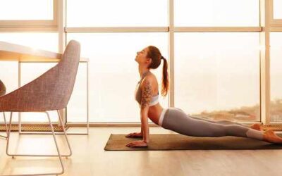 Estiramiento activo al despertar: movimientos suaves para soltar piernas y espalda